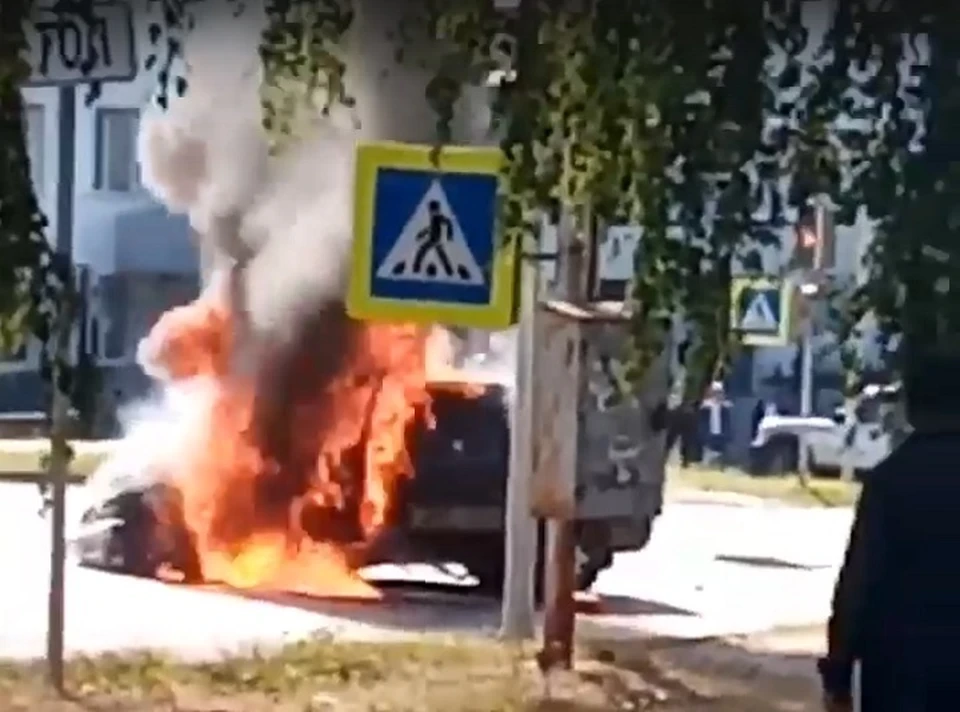 Машина полностью выгорела. Фото: кадр видео "Верхнекамье ТВ".