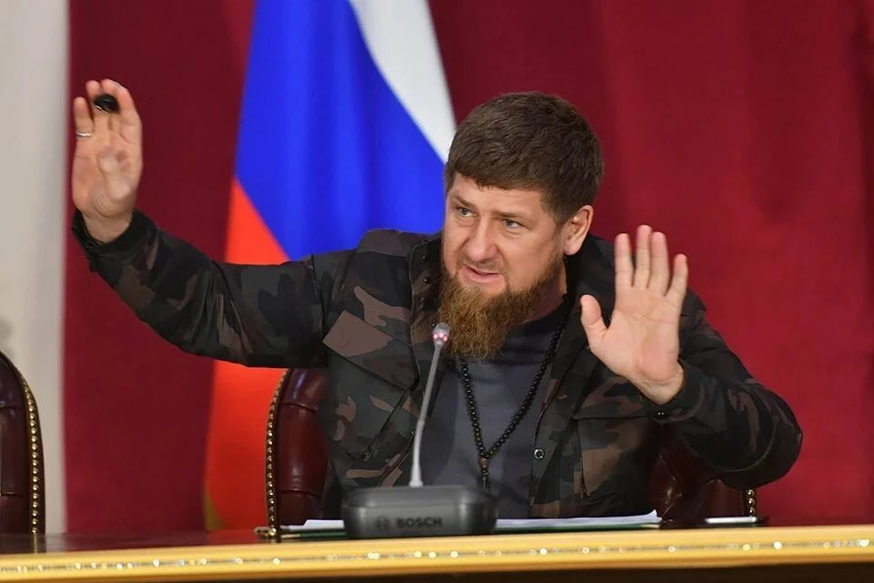 Кадыров считает необходимым перевести на усиленное несение службы всех военных: "Не должно быть речи про отпуска"