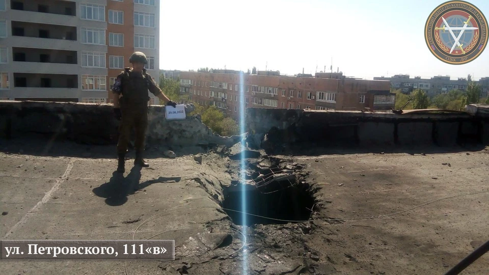 Егерьская бригада ВСУ проломила крышу девятиэтажки в Донецке. Фото: СЦКК ДНР