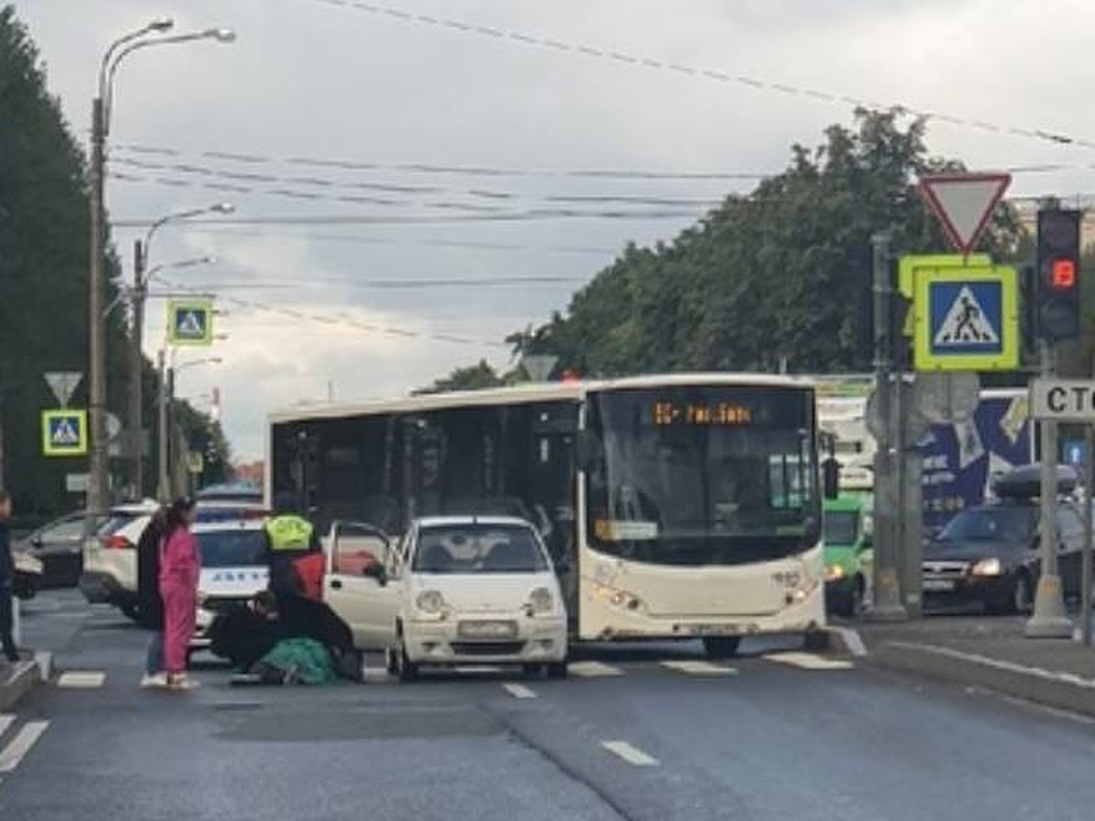 Школьника сбила машина в Московском районе Петербурга - KP.RU