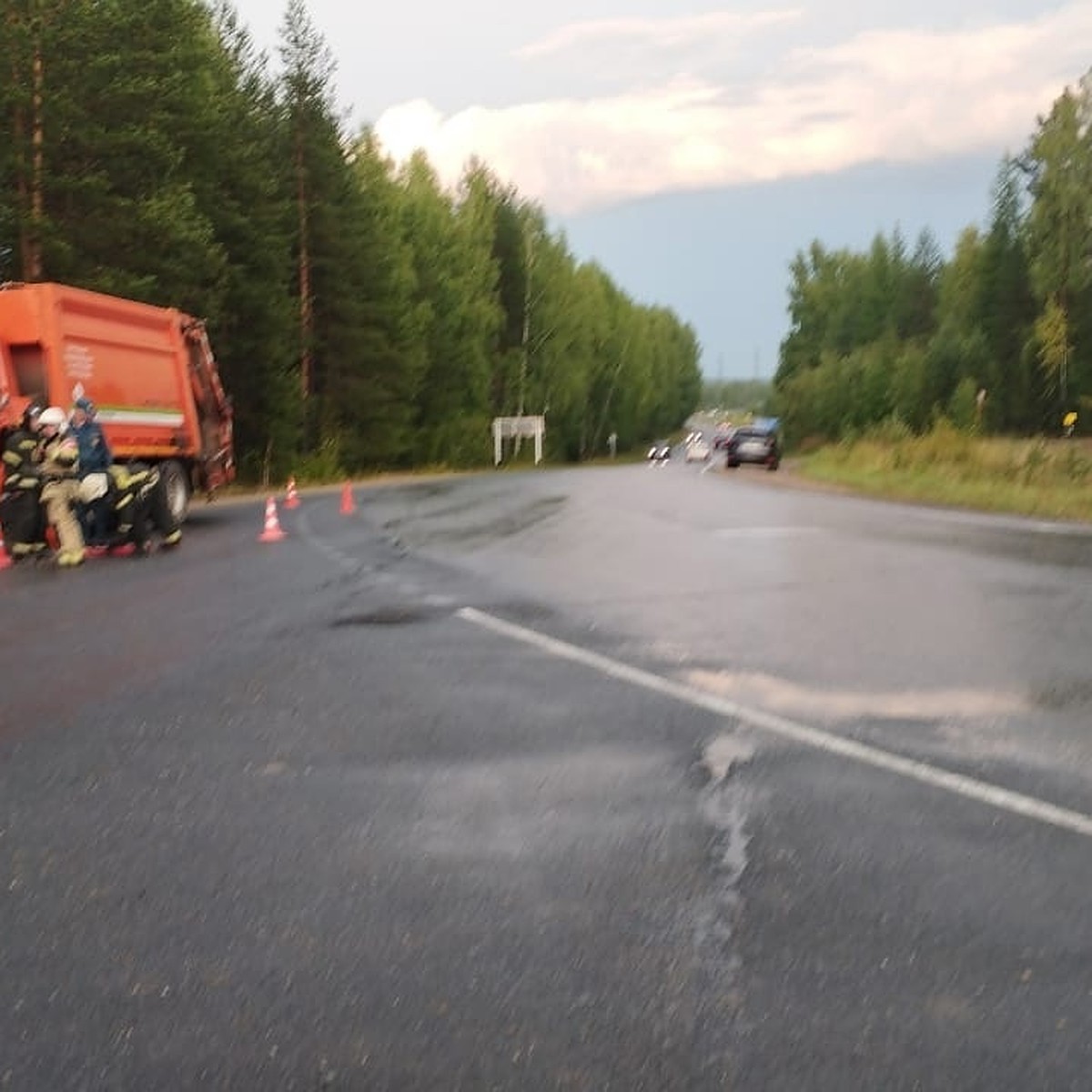 Стало известно состояние пострадавшего в ДТП грузовиков водителя мусоровоза  из Коми - KP.RU