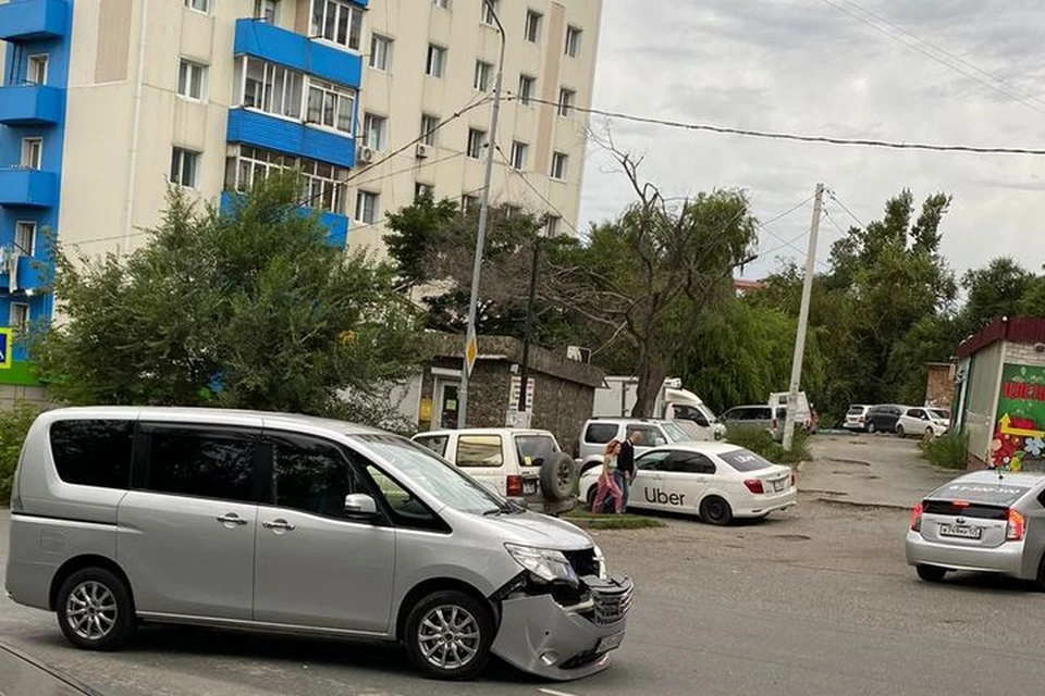 Автомобилист не успел среагировать на резкий маневр. Фото: Екатерина Лескова.