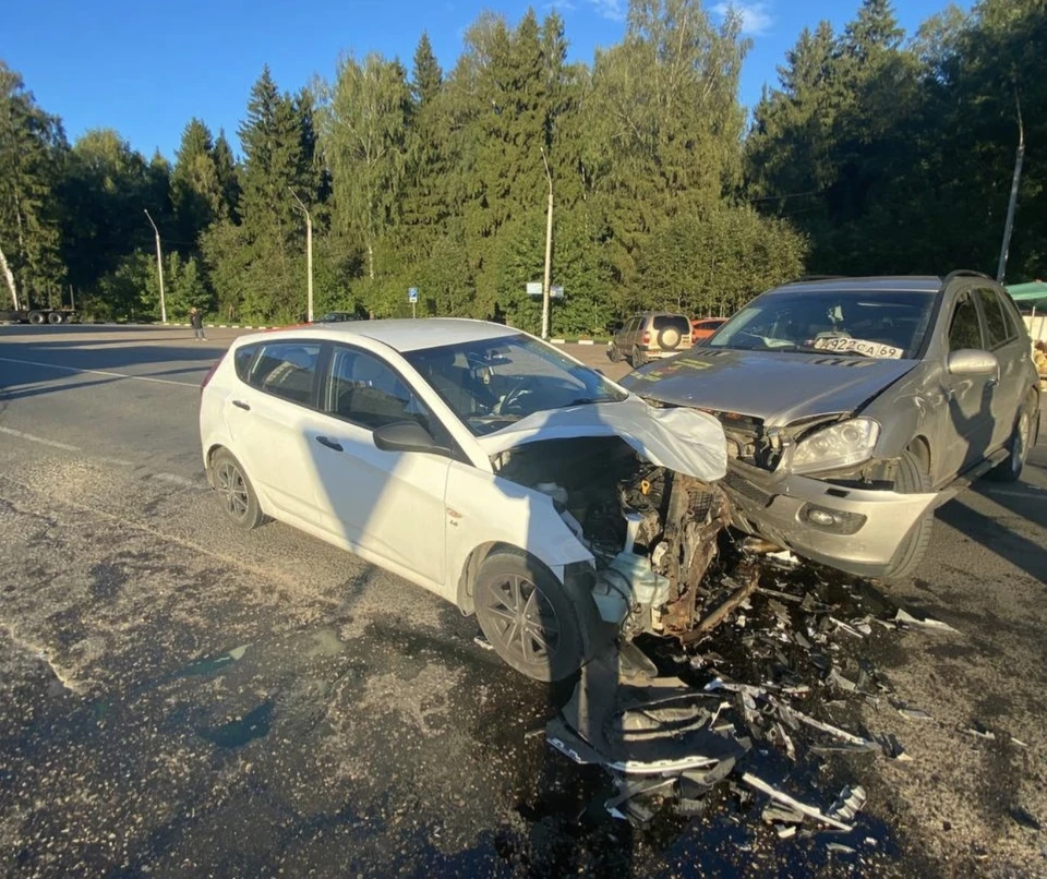 Фото с места ДТП в Редкино. Фото: УГИБДД по Тверской области