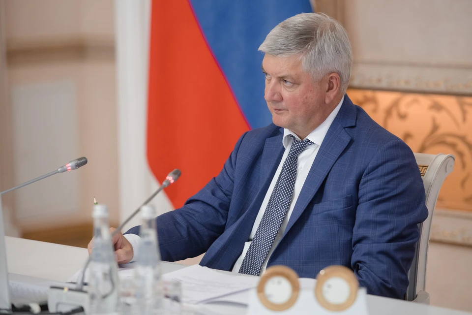 Губернатор уверен, что пока можно ограничиться рекомендациями носить маски в общественных местах.