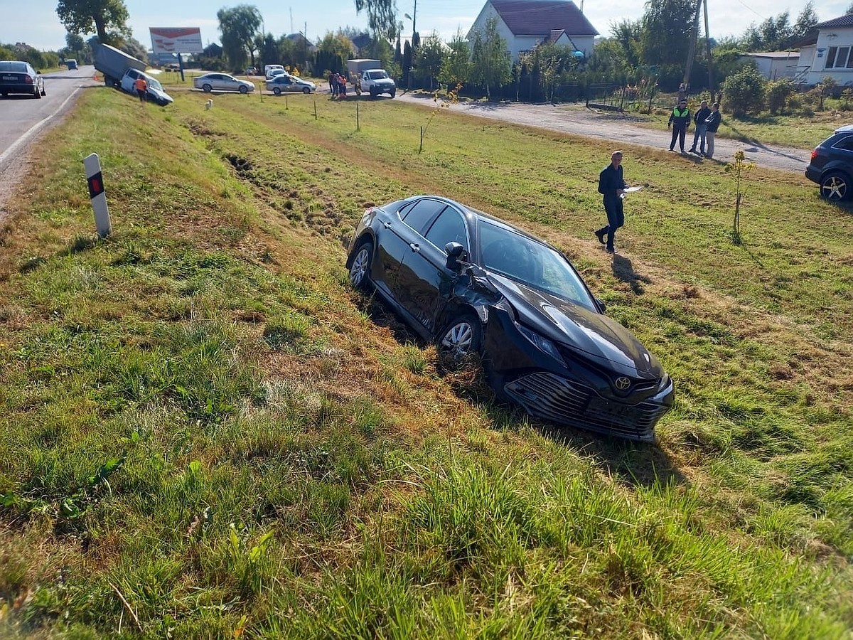 Сити-менеджер Гусева попал в аварию, его машина оказалась в кювете - KP.RU