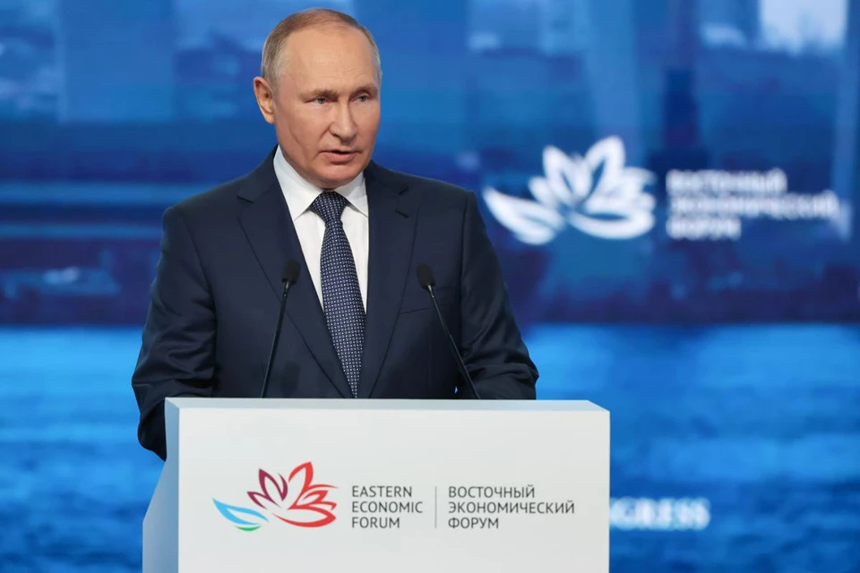 Президент России Владимир Путин на сессии ВЭФ.