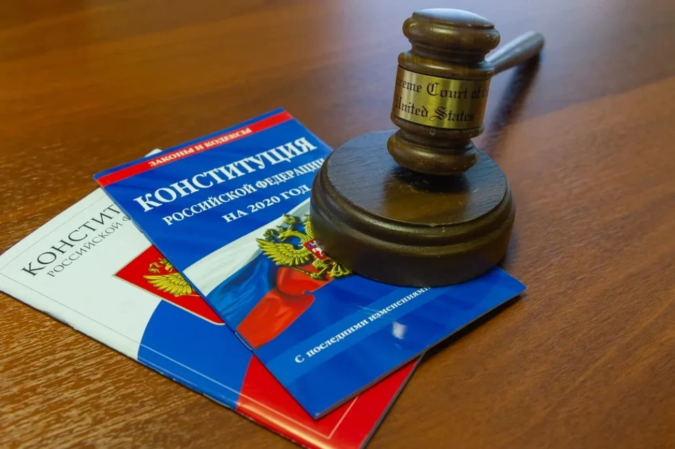 Пять протоколов о дискредитации армии РФ получили муниципальные депутаты МО "Смольнинское".