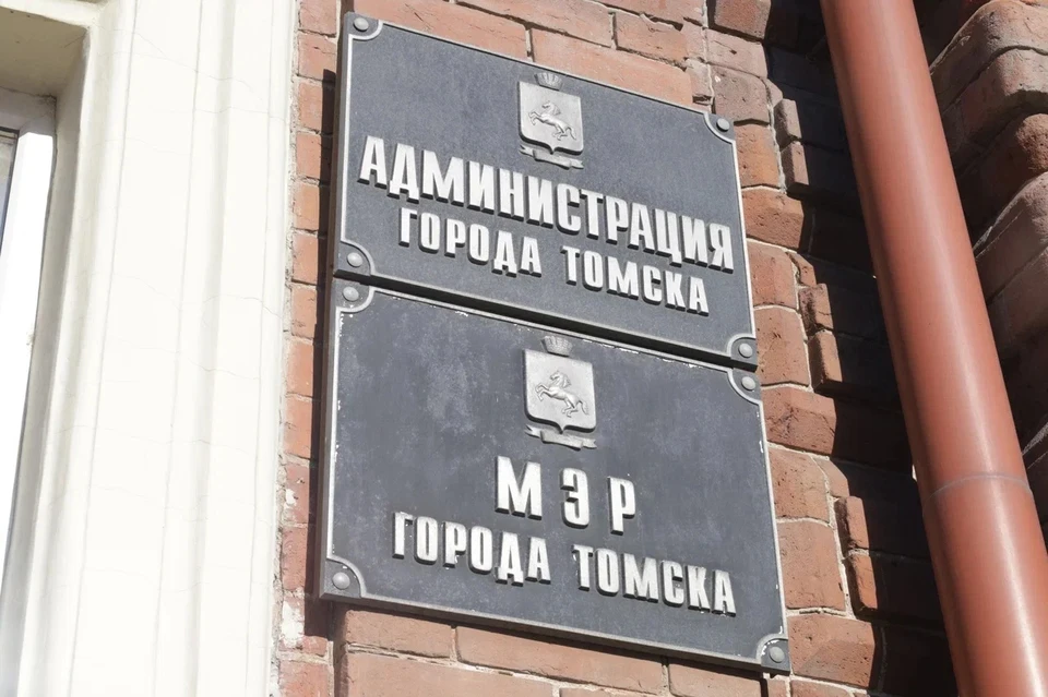 Часть руководителей депутатских групп считает, что все выборные процессы необходимо закончить в этом году.
