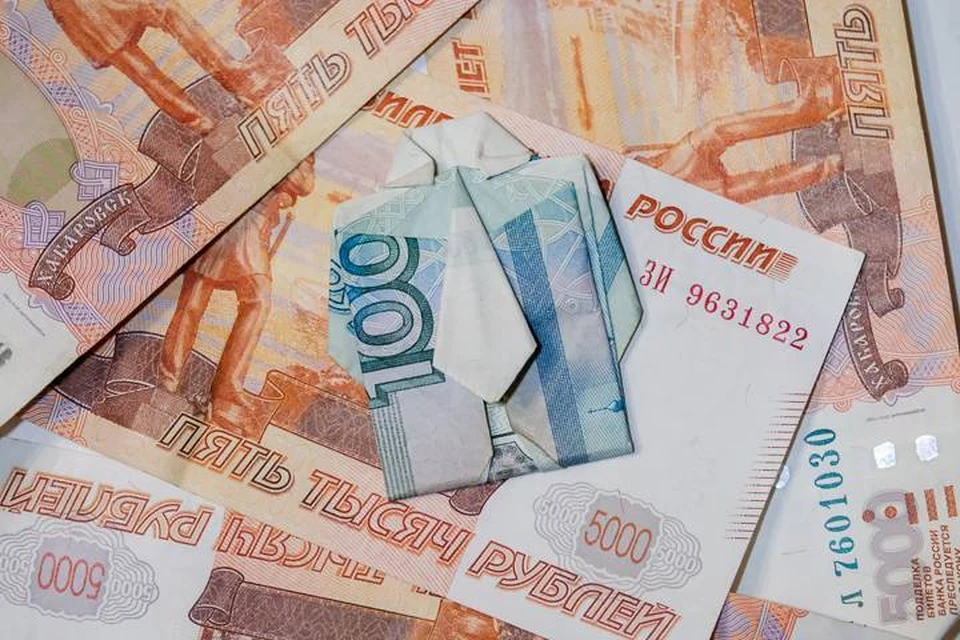 Повышаются и размеры ежемесячных надбавок за классный чин к должностным окладам муниципальных служащих.