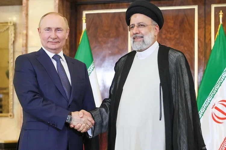 Владимир Путин проводит встречу с президентом Ирана Ибрахимом Раиси: прямая онлайн-трансляция