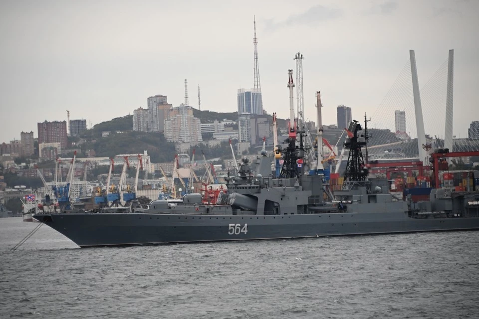 Тайфун не повлиял на поставленные перед моряками задачи.