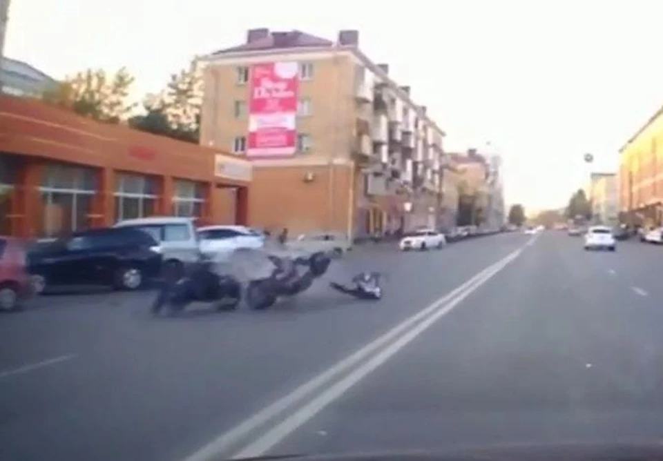 Момент аварии попал на видео. Фото: скриншот с записи регистратора в авто.