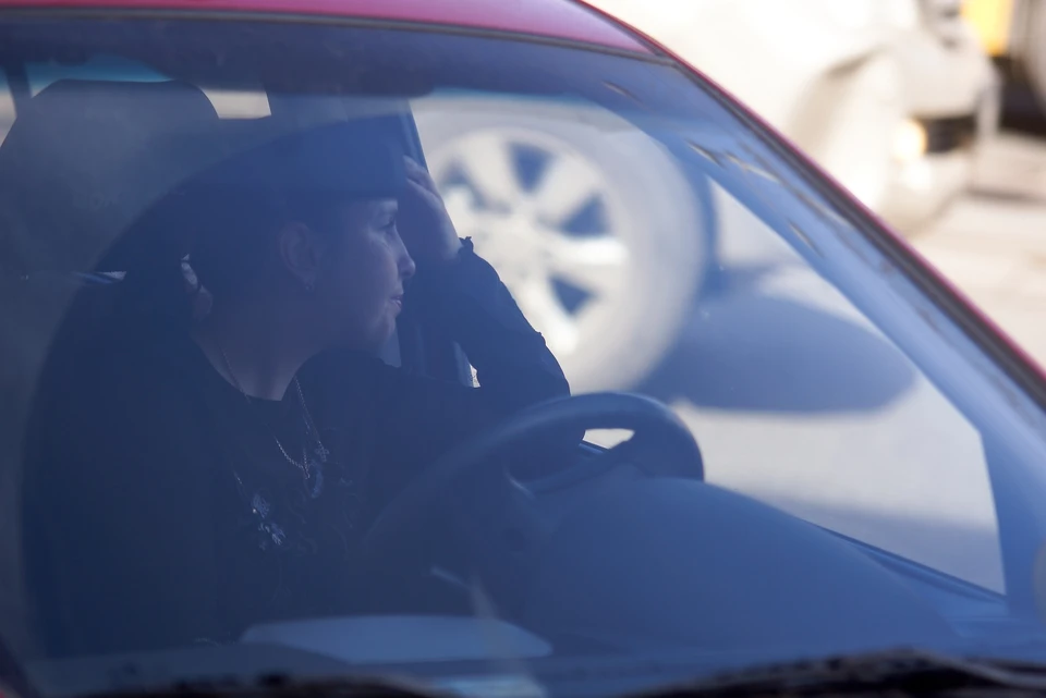 Супружеская пара встала в пробку с тысячью других автомобилистов