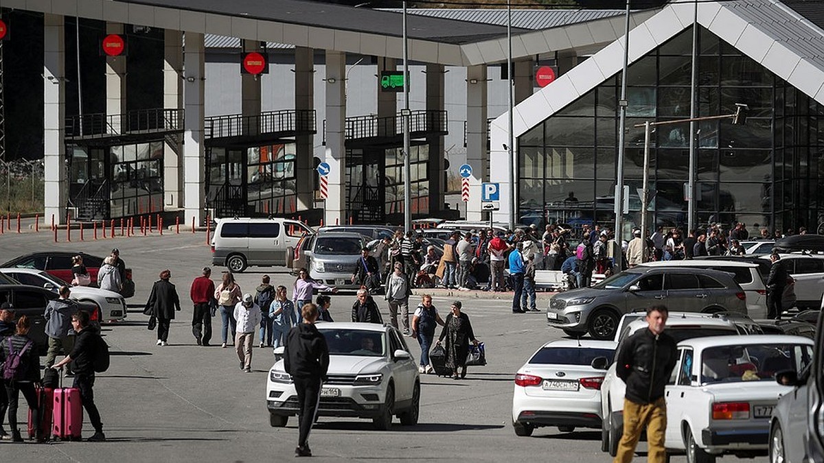 Границы безумия: Очередь в 100 километров, еда на костре, вода из реки, а в  спину орут «дезертиры!» - KP.RU