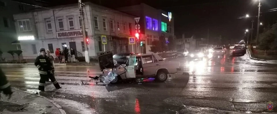 Водитель и пассажир в тяжелом состоянии.