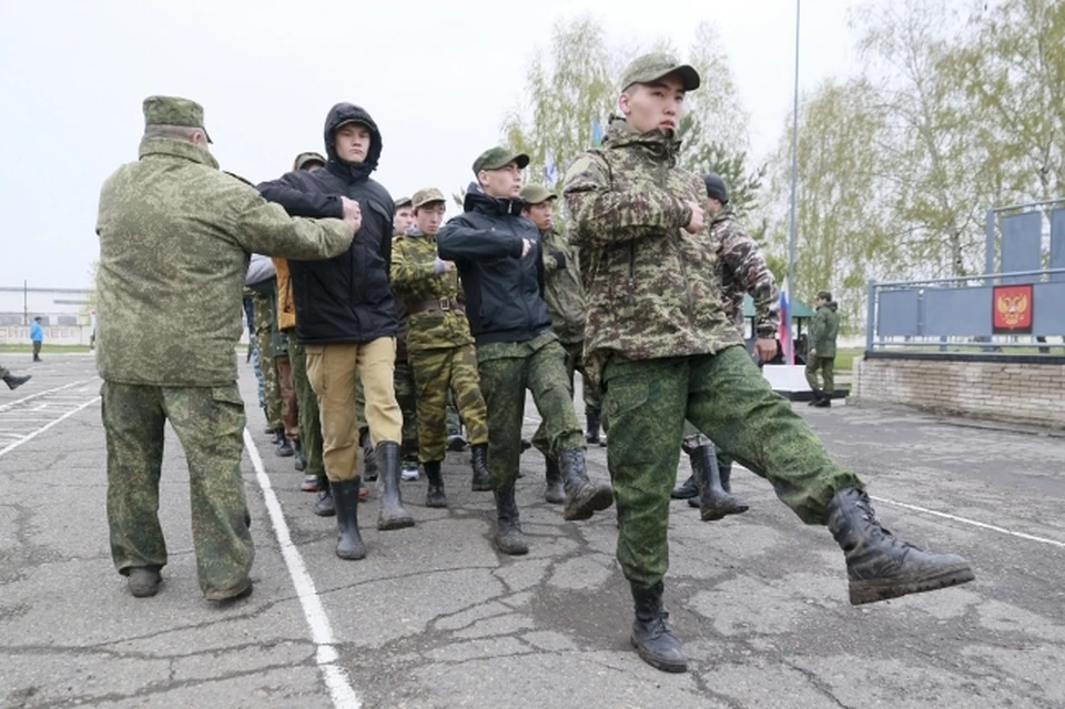 В период с сентября 2022 года по июнь 2023 года проведут учебные сборы по основам военной службы с учениками 10-х классов.