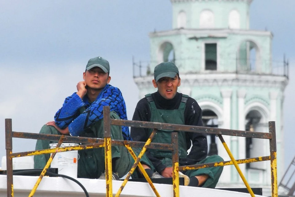 За две недели приставы Тульской области выдворили 44 незаконных мигранта