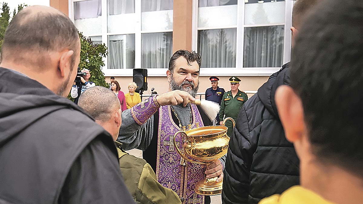 Молитва за воинов и молитва матери о сыне: Как просить помощи и  благословения для Защитников Отечества - KP.RU