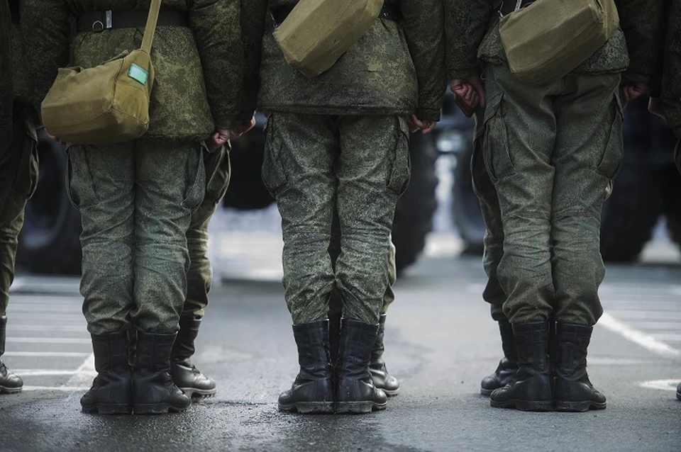 Военнослужащих посадили в автобус и куда-то увезли, но потом вернули