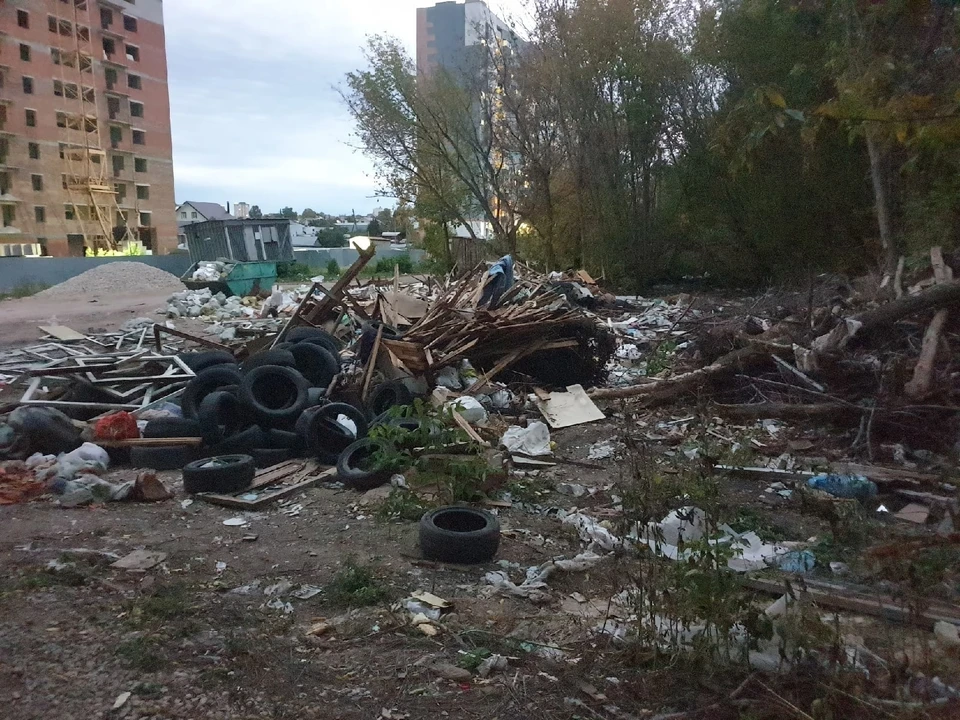 Свалку организовали у стройки. Фото: "Честная Самара"