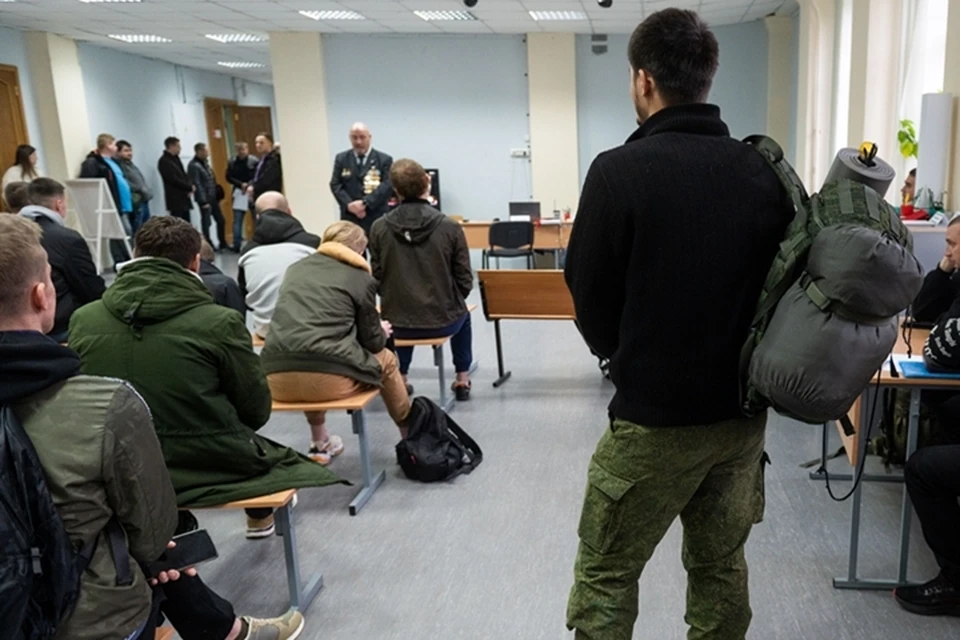 Повестку получил педагог из Новоалександровского сельского поселения.