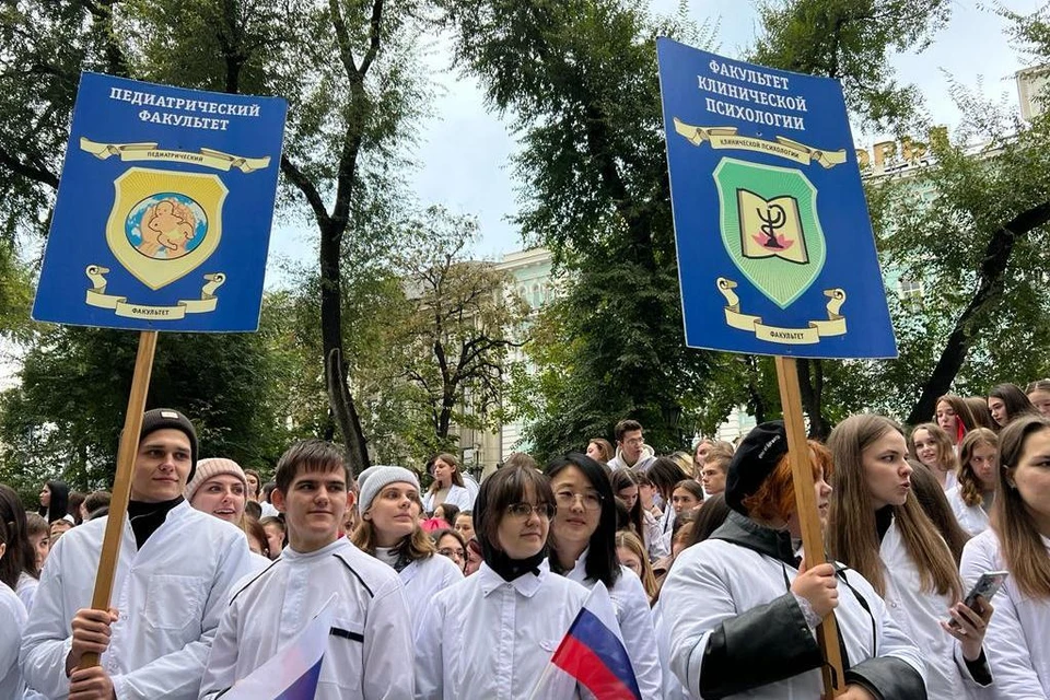Посвящение прошло 7 октября в Адмиральском сквере. Фото: София АНУФРИЕВА