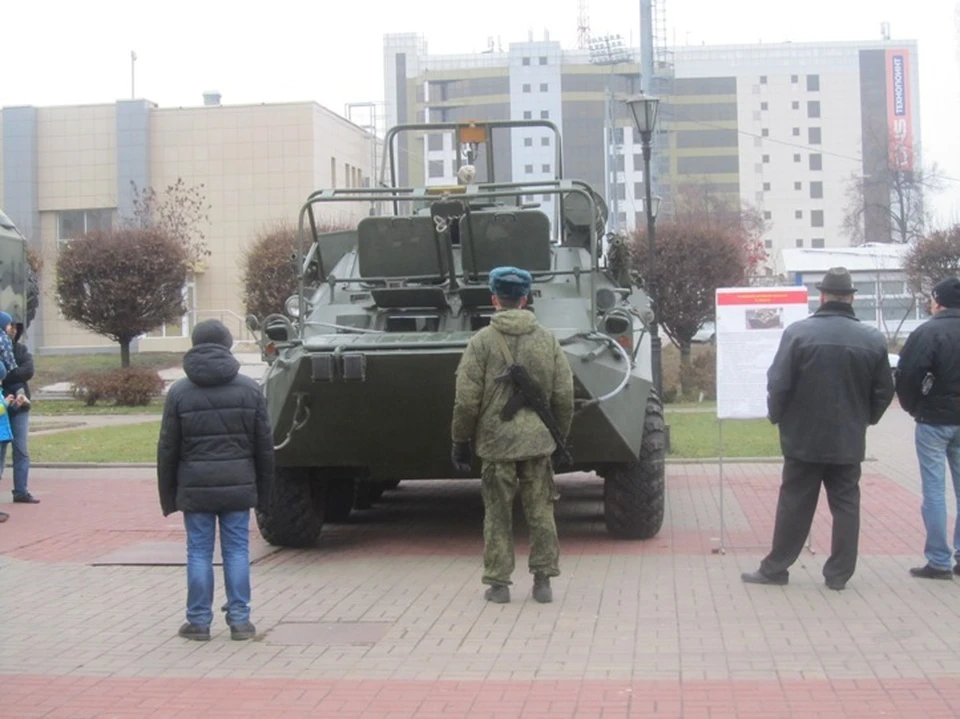 Курян призывают приносить для военных вязаные шарфы, шапки, носки, перчатки, жилетки