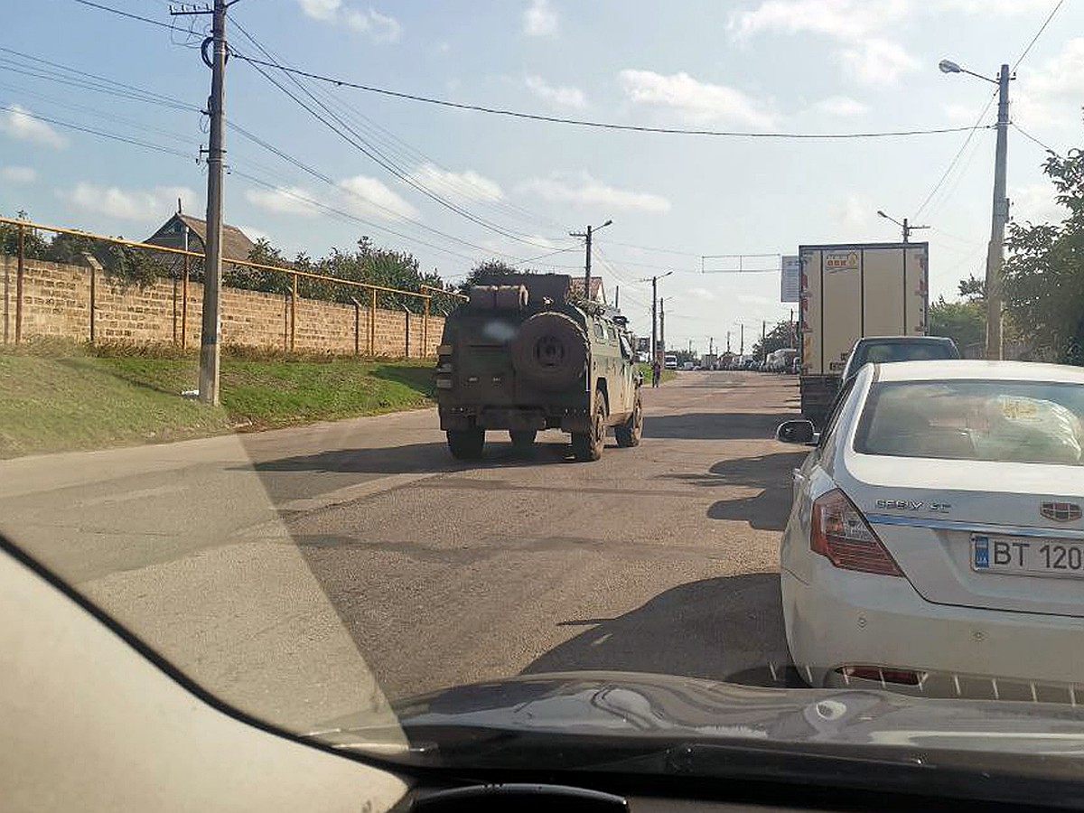 Очередь в Большую Россию: Как я стоял двое суток на переправе через Днепр -  KP.RU