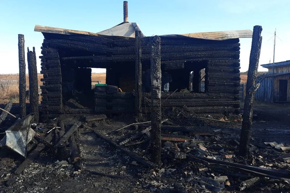 Отец заживо сжег двухлетнюю дочь и жену в Иркутской области.