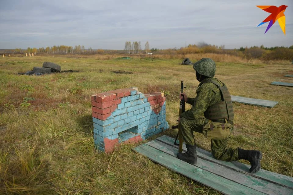 Губернатор Мурманской области приехал к мобилизованным северянам в Ленобласть.
