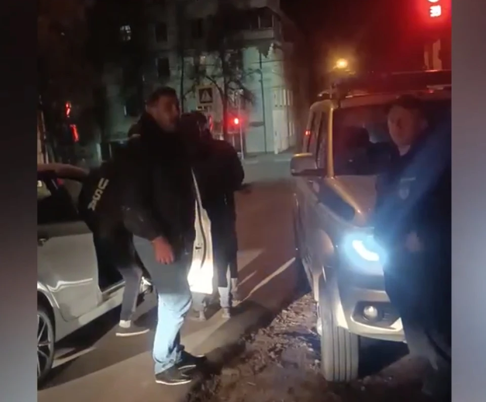 В Туле приезжий из Санкт-Петербурга устроил на дороге разборку с таксистом