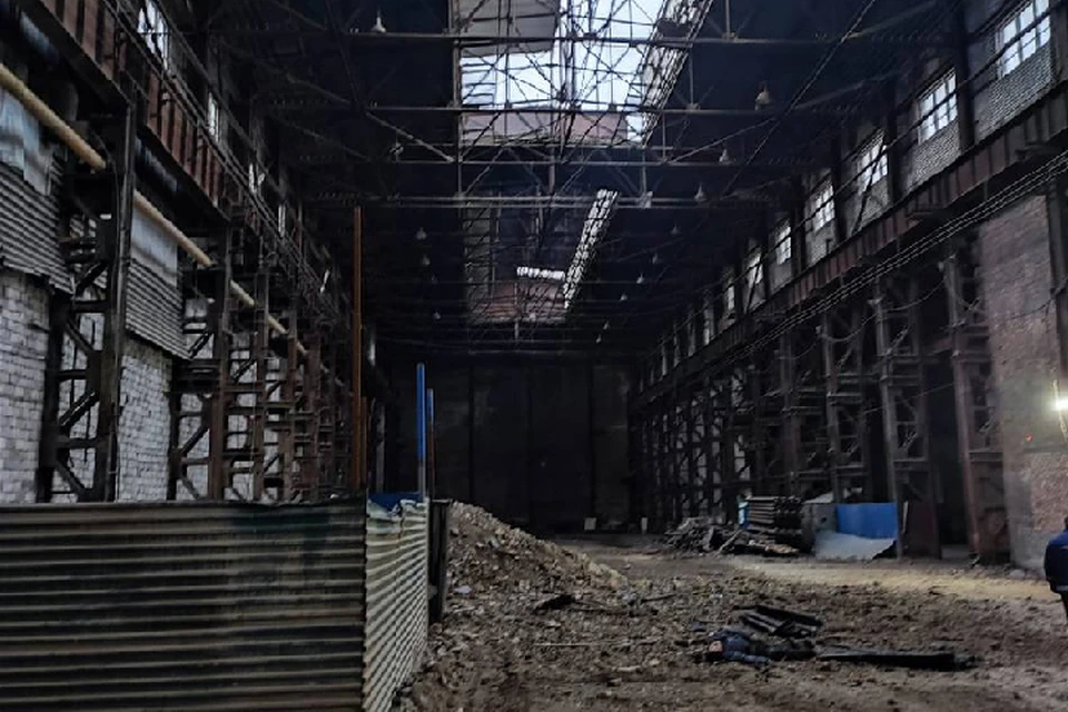Двое рабочих погибли, упав с 18-метровой высоты в Ленинском районе.