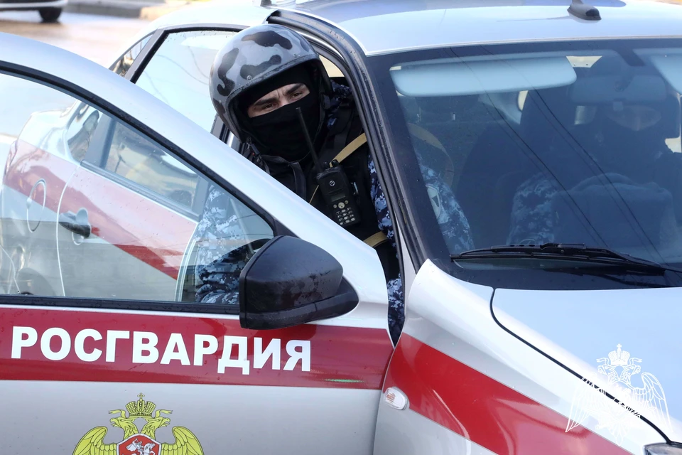 Донские росгвардейцы поймали нарушителей порядка в нескольких городах и районах области.