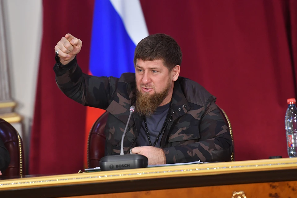 Кадыров показал видео со своими сыновьями на передовой.