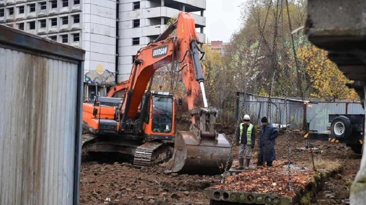 В Кировском районе Казани снесут многоквартирный дом, который признали  аварийным - KP.RU