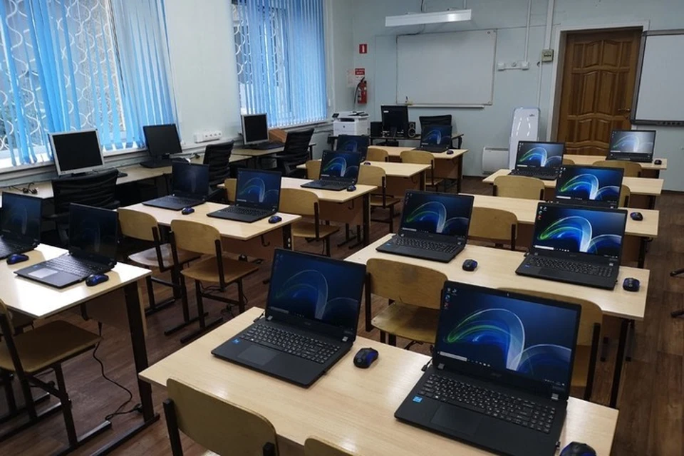 Помимо ноутбуков закупили многофункциональные устройства