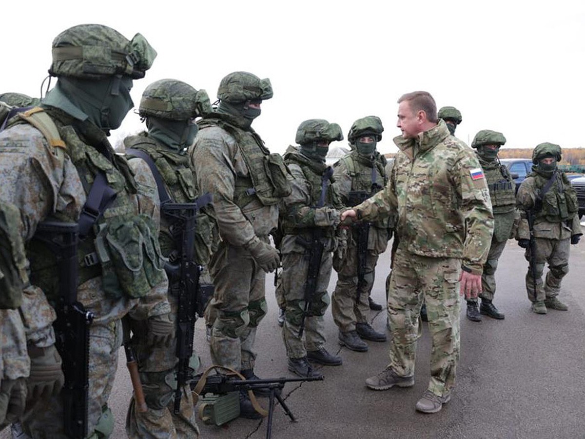 Глава Тульской области Алексей Дюмин передал военнослужащим снаряжение и  технику - KP.RU