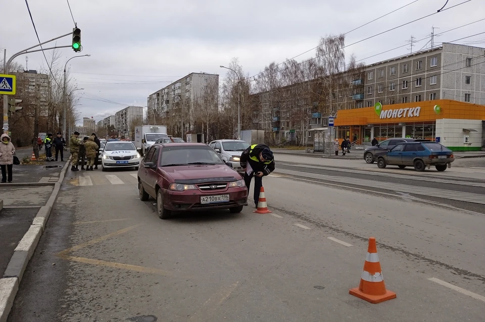 Бабушку и внука увезли в больницу. Фото: ГИБДД по Екатеринбургу