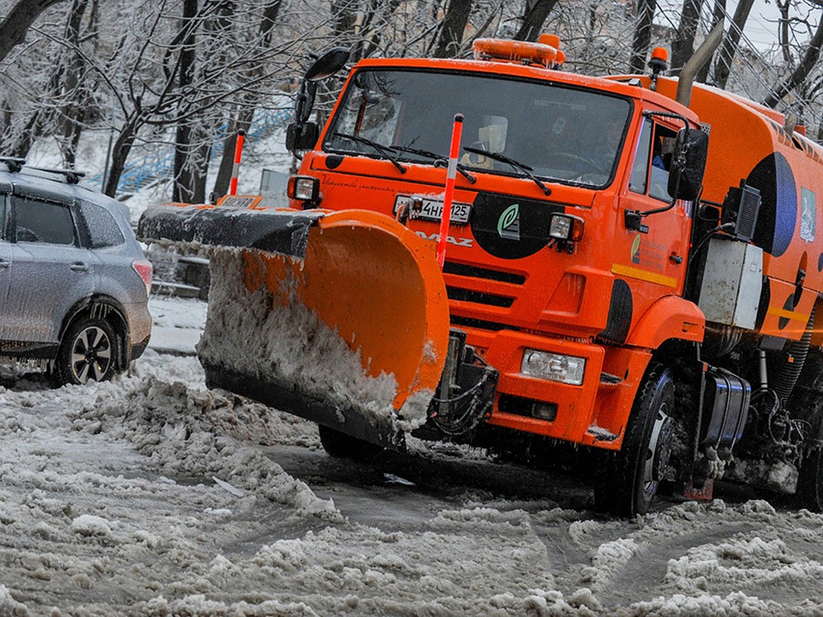 Уборка снега во Владивостоке 2022 года: откуда уберут снег, снегоуборочная  техника, проблемы - KP.RU