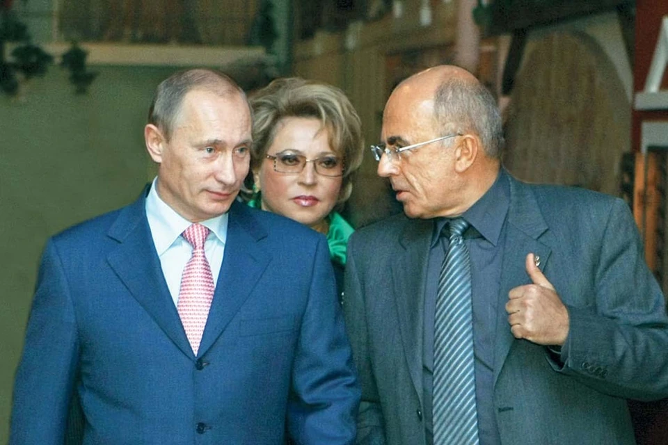 Владимир Путин и Валентина Матвиенко в вузе в 2008 году. Фото предоставлено пресс-службой СПбГУП.