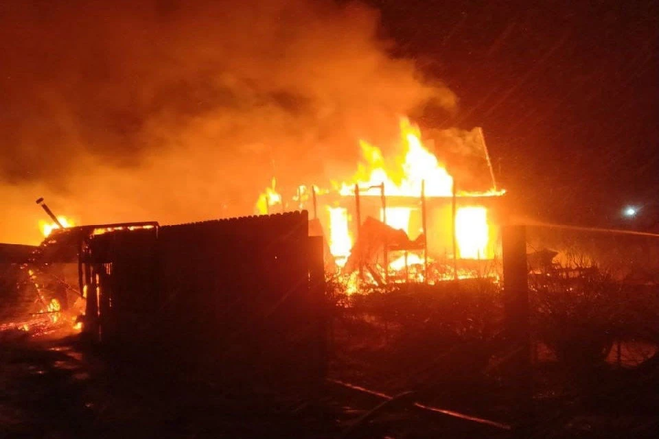 Причины пожара и ущерб от него предстоит установить. Фото: vk.com/murman01