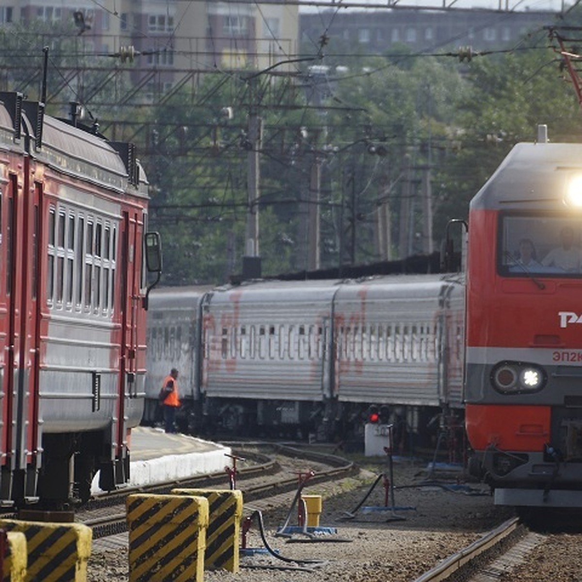 Между Екатеринбургом и Москвой будут ходить скорые поезда с вагонами новой  модели - KP.RU