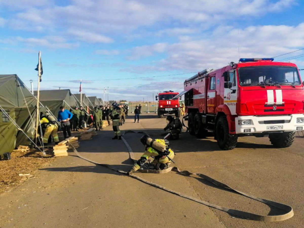 Загорелась палатка: в лагере для мобилизованных под Чебаркулем прошли  пожарные учения - KP.RU