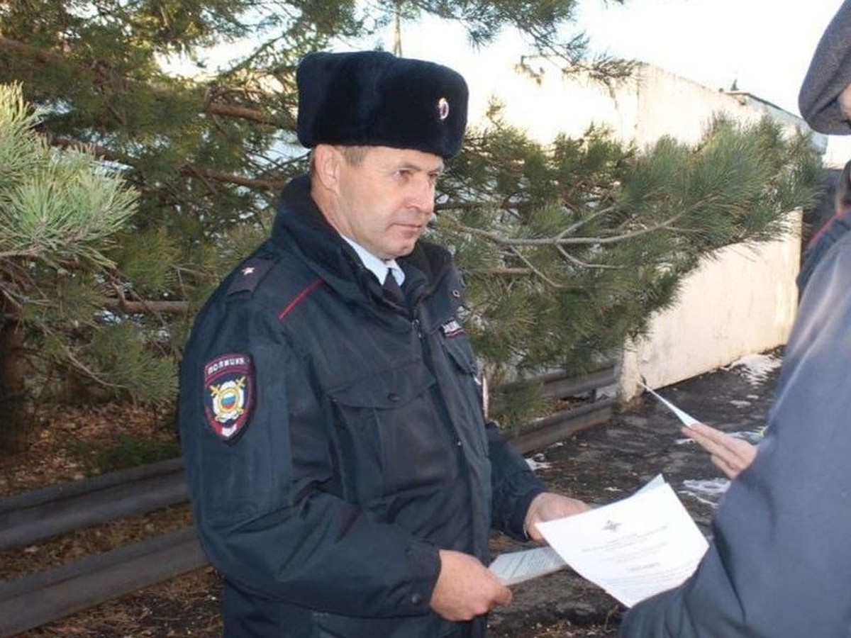 Мог стать физруком, но ушел в МВД: народный участковый из Новосибирской  области рассказал о работе, любимом спорте и увлечениях - KP.RU