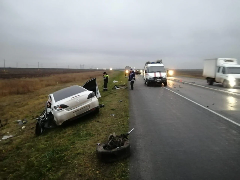 Водитель автомобиля Mazda от полученных травм скончался на месте ДТП. Фото: 62.мвд.рф