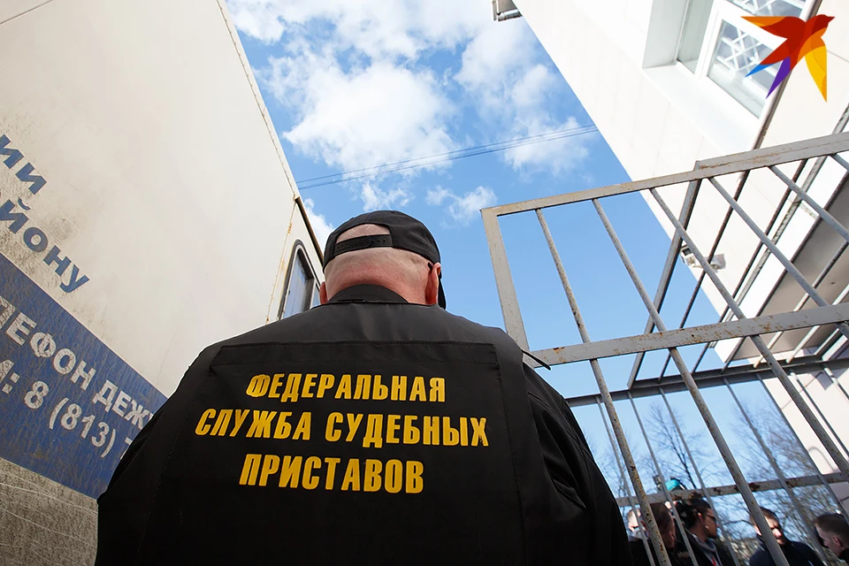 Судебные приставы Полярного помогли пенсионерке расторгнуть договор аренды нежилого помещения и избавиться от недобросовестных съемщиков.
