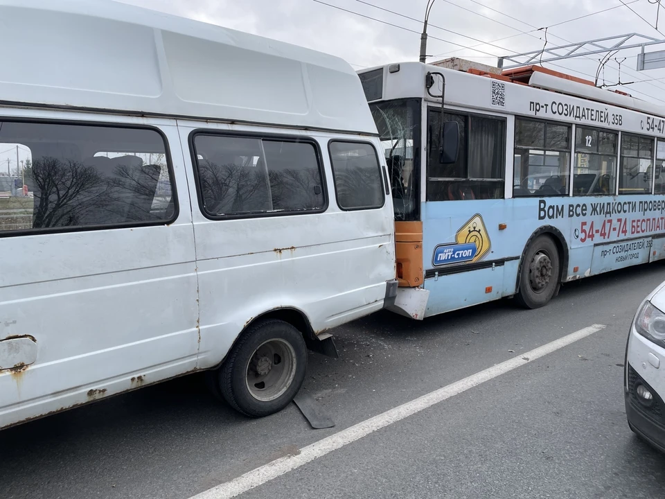 Обстоятельства ДТП выясняют в полиции