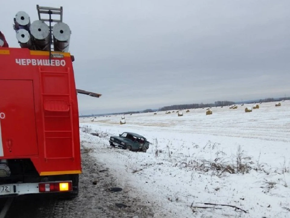 На дороге между Онохино и Червишево Тюменского района столкнулись два автомобиля