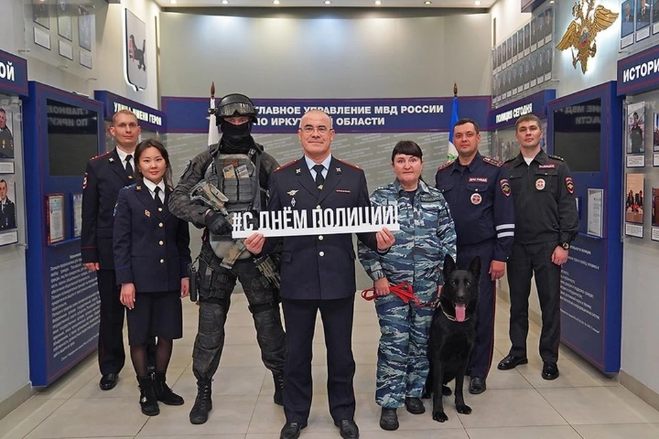 Также выдели медали "За смелость во имя спасения" и "За доблесть в службе"