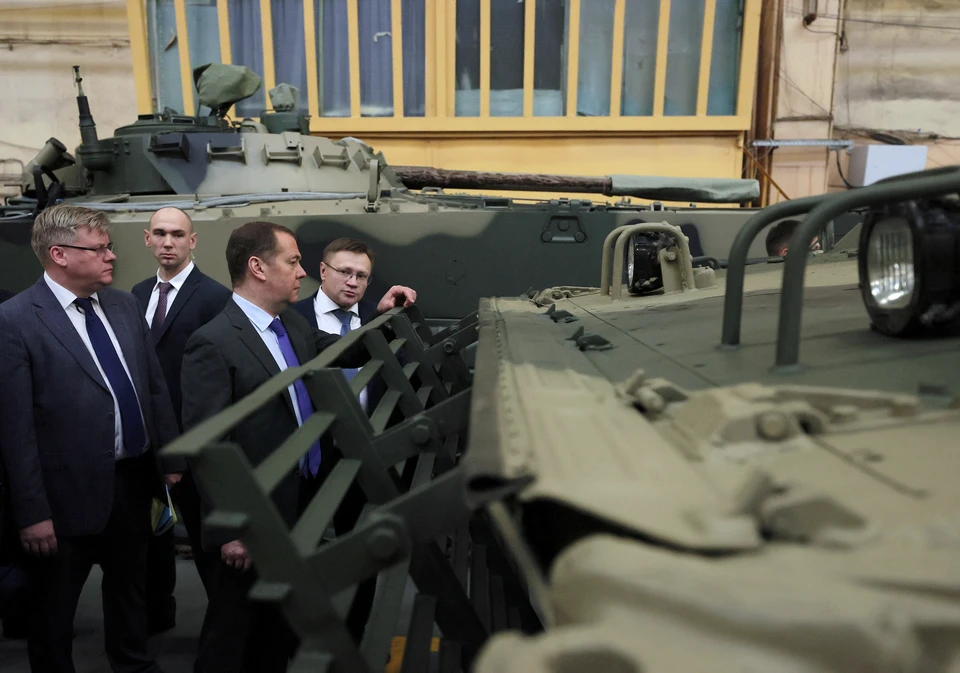 Медведев заявил, что Россия пока не использовала пока весь арсенал средств поражения